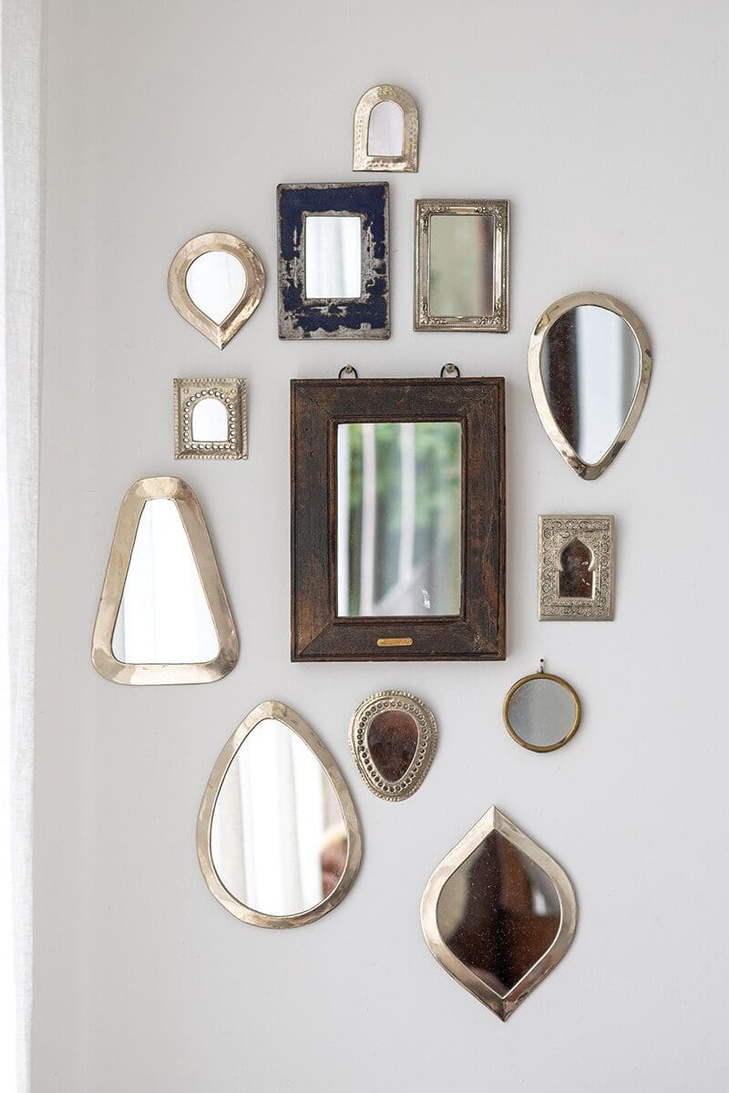 accent mirror wall